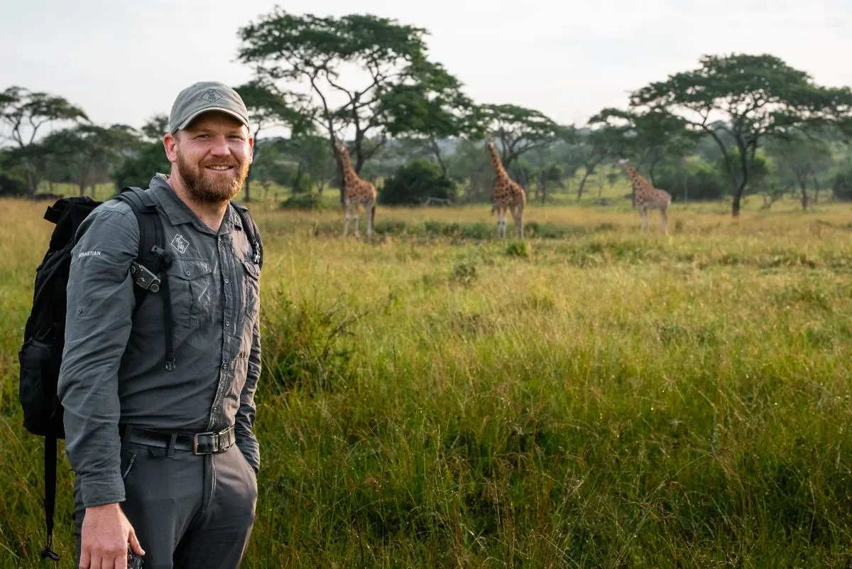 Auf dem Safari-Spaziergang, Giraffen im Rücken