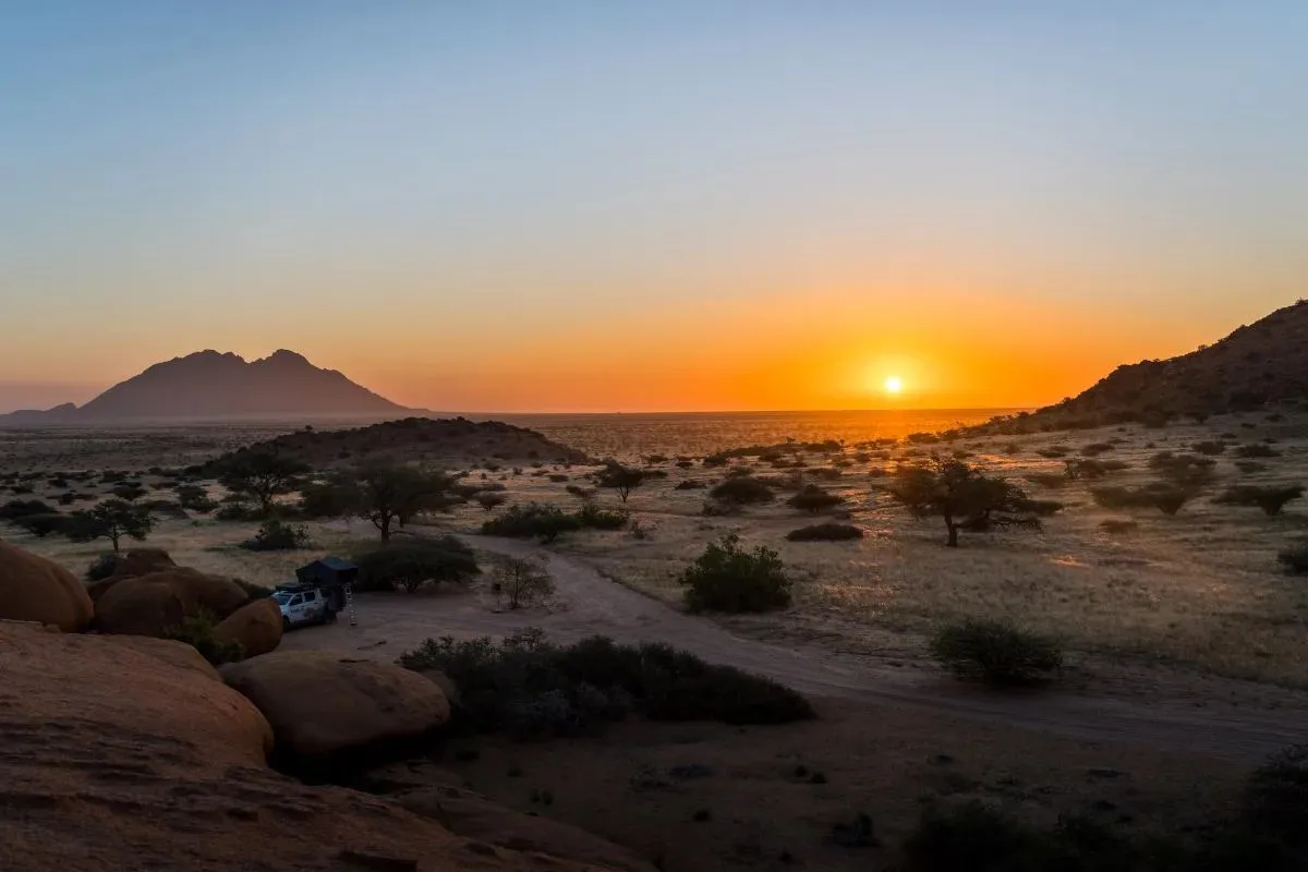 Sonnenuntergang über der Ebene bei der Spitzkoppe