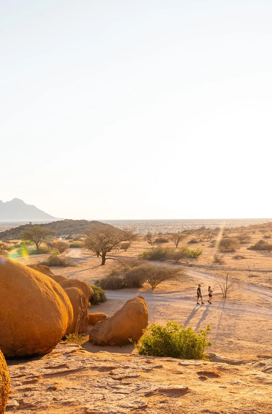 Weite Ebene vor der Spitzkoppe