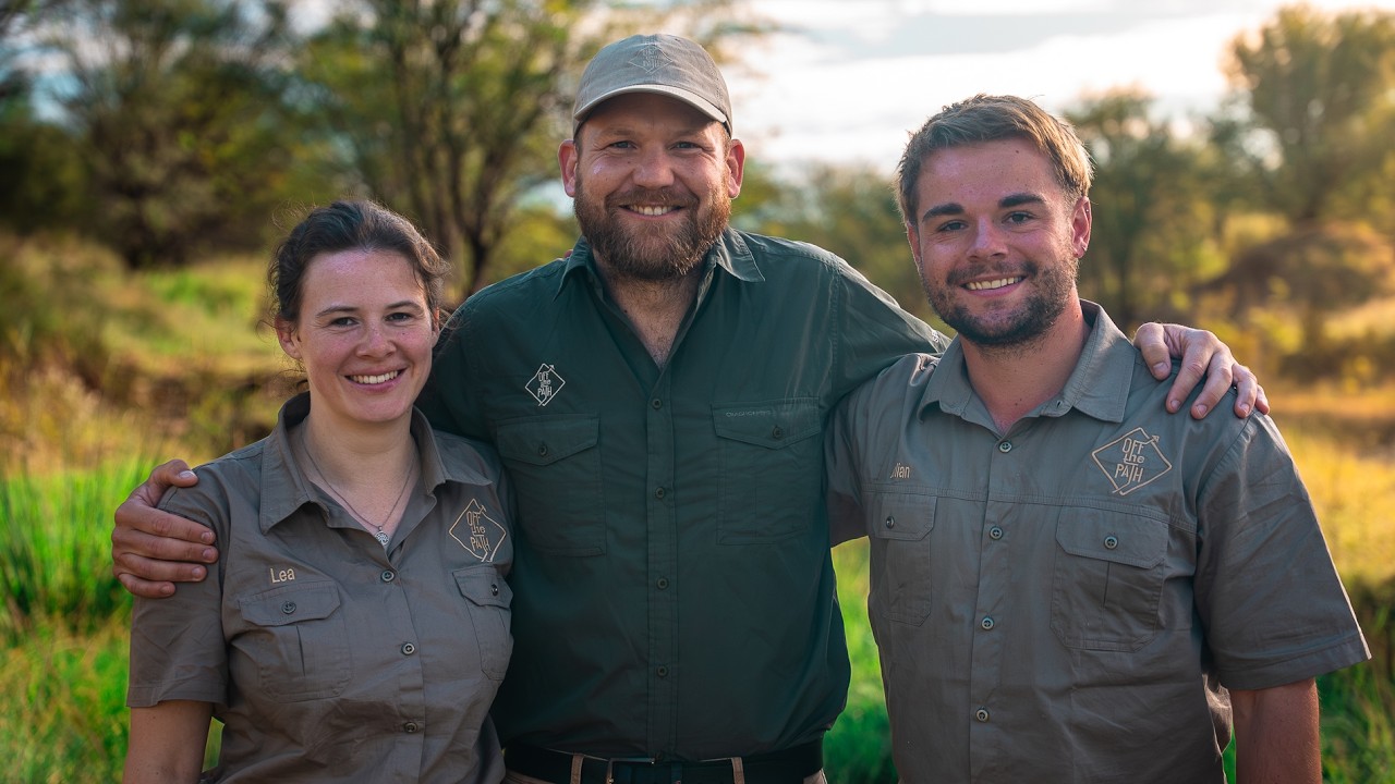 Das Team von Off The Path im Okavango-Delta